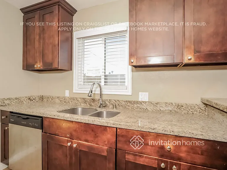 1018 W G St — Photo 9