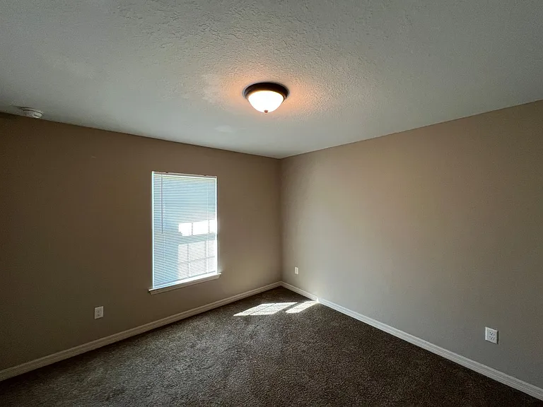 457 Marion Oaks Ln — Photo 17