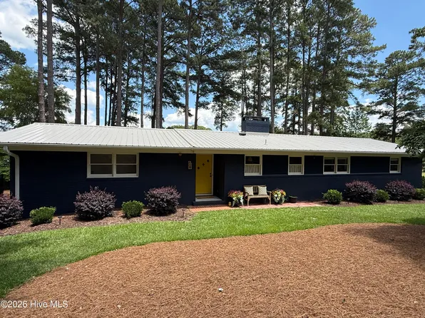 172 Pine Ridge Drive, Whispering Pines, NC 28327