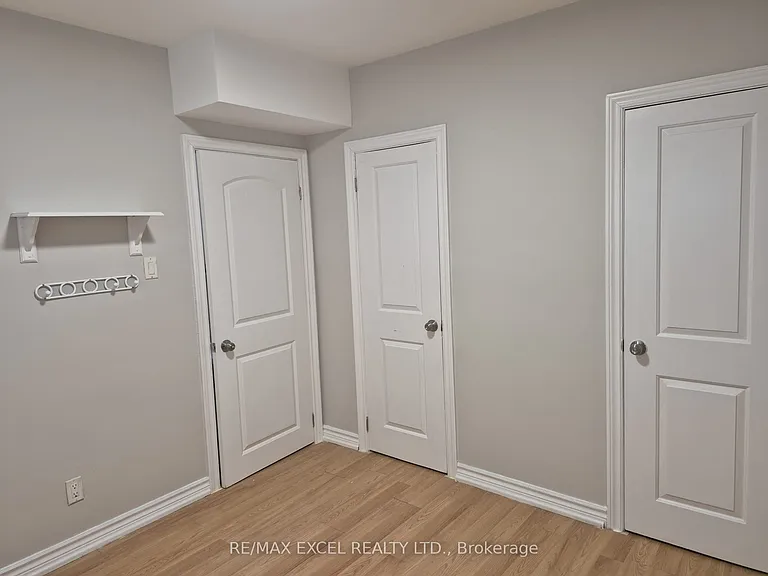 16 Sundance Cres — Photo 22