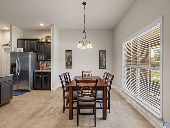 4th image of 627 Summer Cove Cir NW