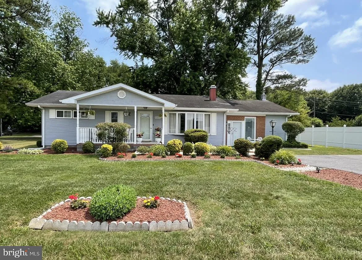 8365 Harmony Rd photo 1