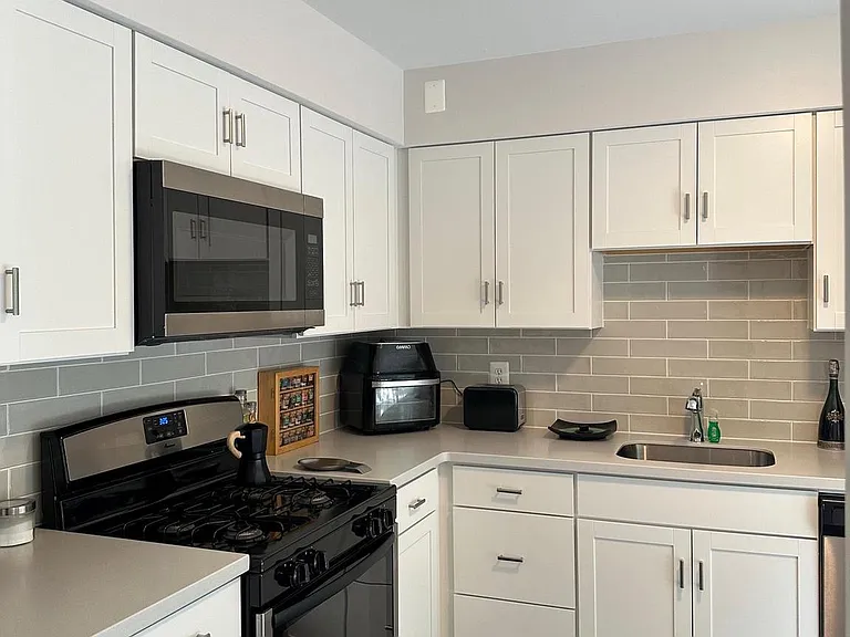 10603 Brice Ct — Photo 12