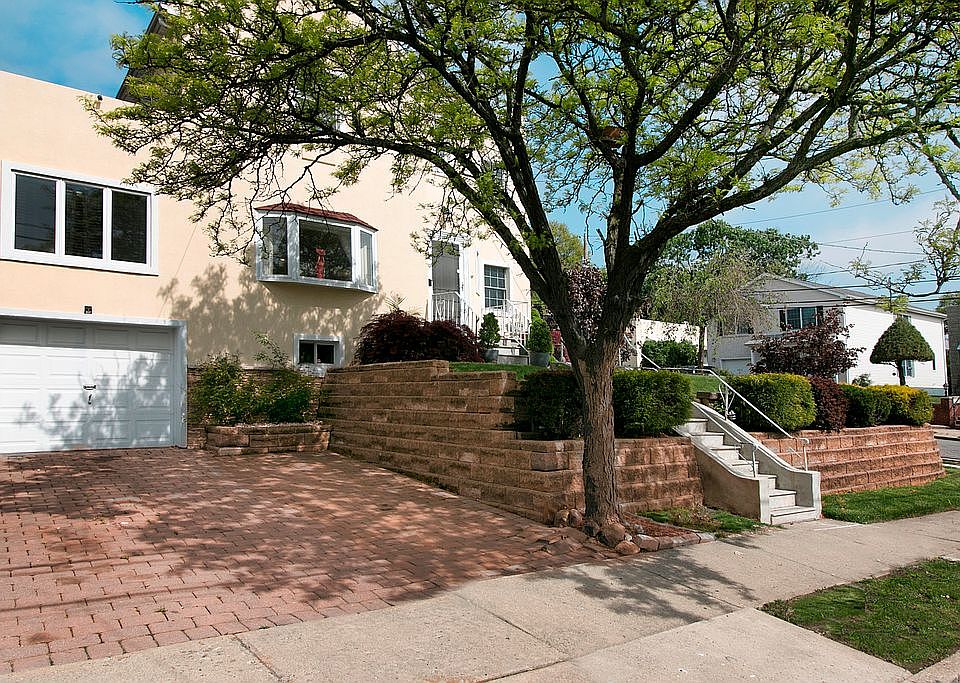 2nd image of 541 Burton Ave
