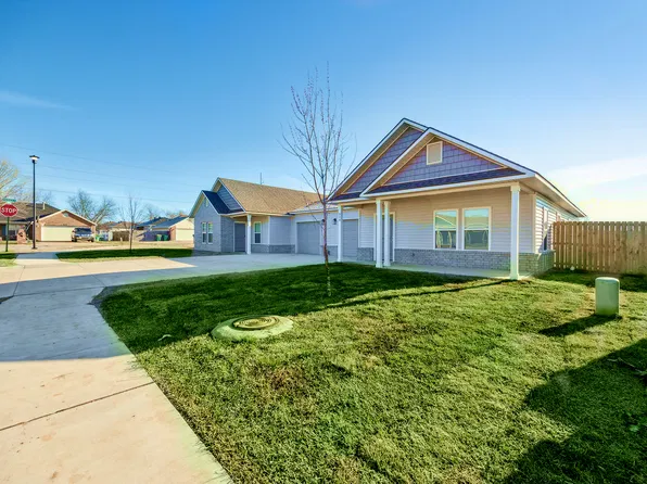 812 Valley Oaks Ln, Centerton, AR
