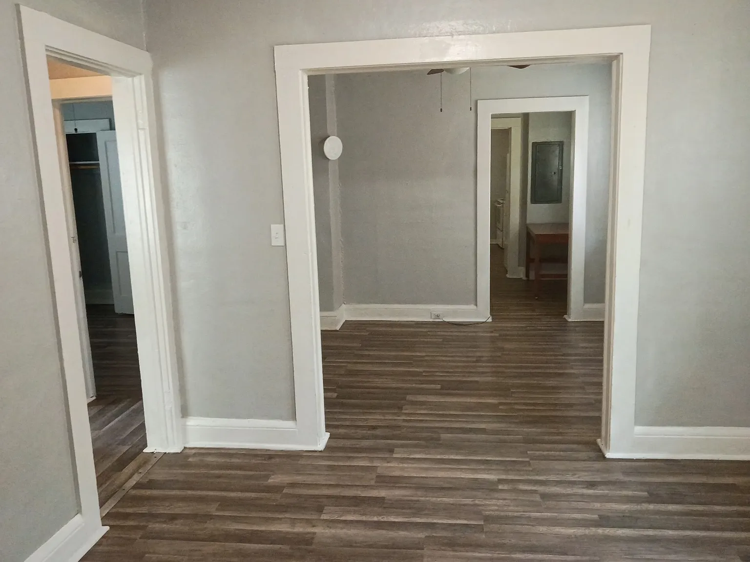 3 bed, 1001 sqft, $1,250 — Photo 4