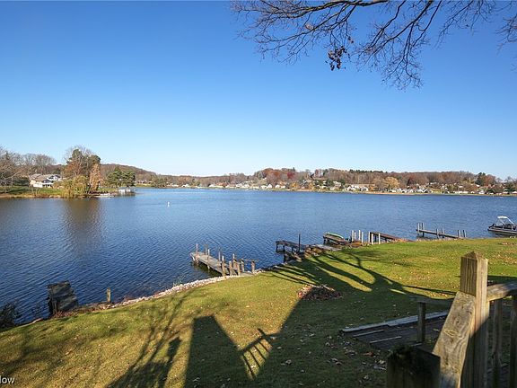 3rd image of 32328 Wooddale Dr