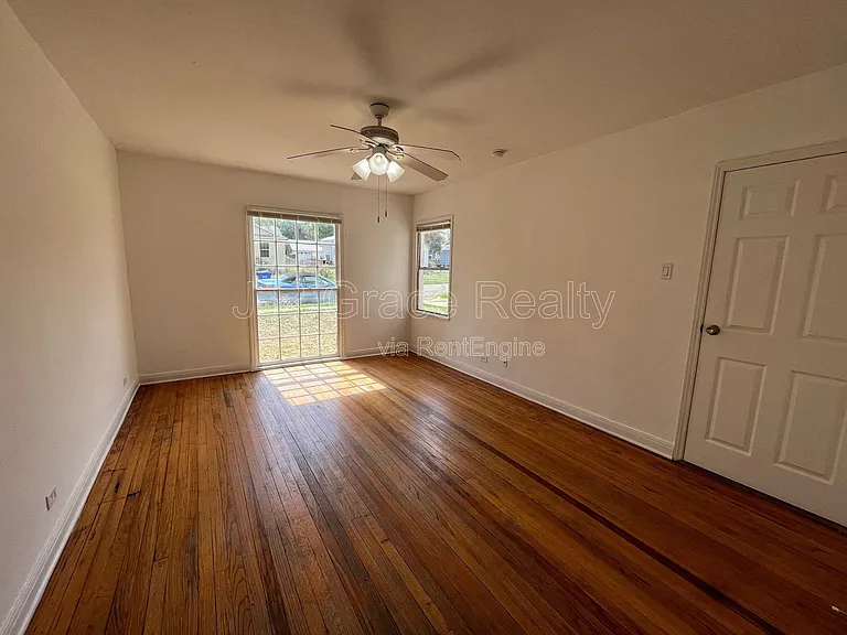 2805 Mitchell Ave — Photo 7