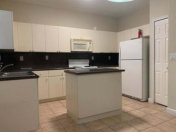 3rd image of 3507 Shoma Dr