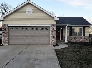 511 Deer Brook Dr, O'Fallon, MO 63366