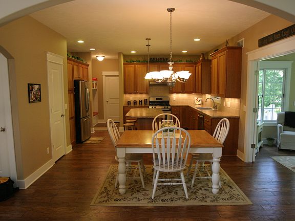 4th image of 13874 Sugarbush Ln