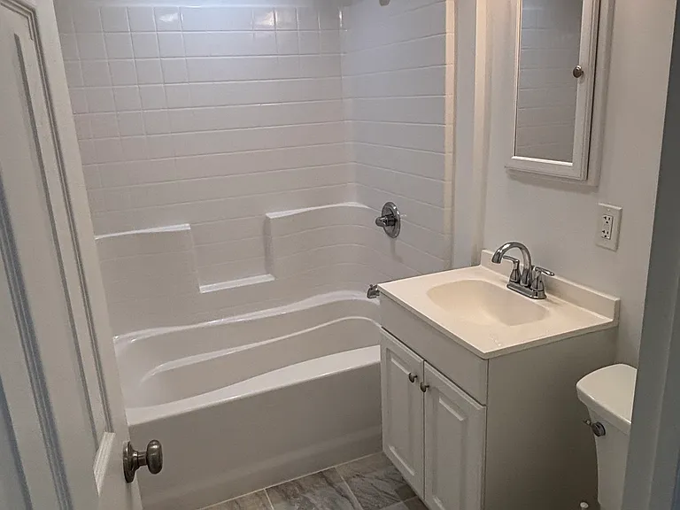 16 Hamilton Rd — Photo 2