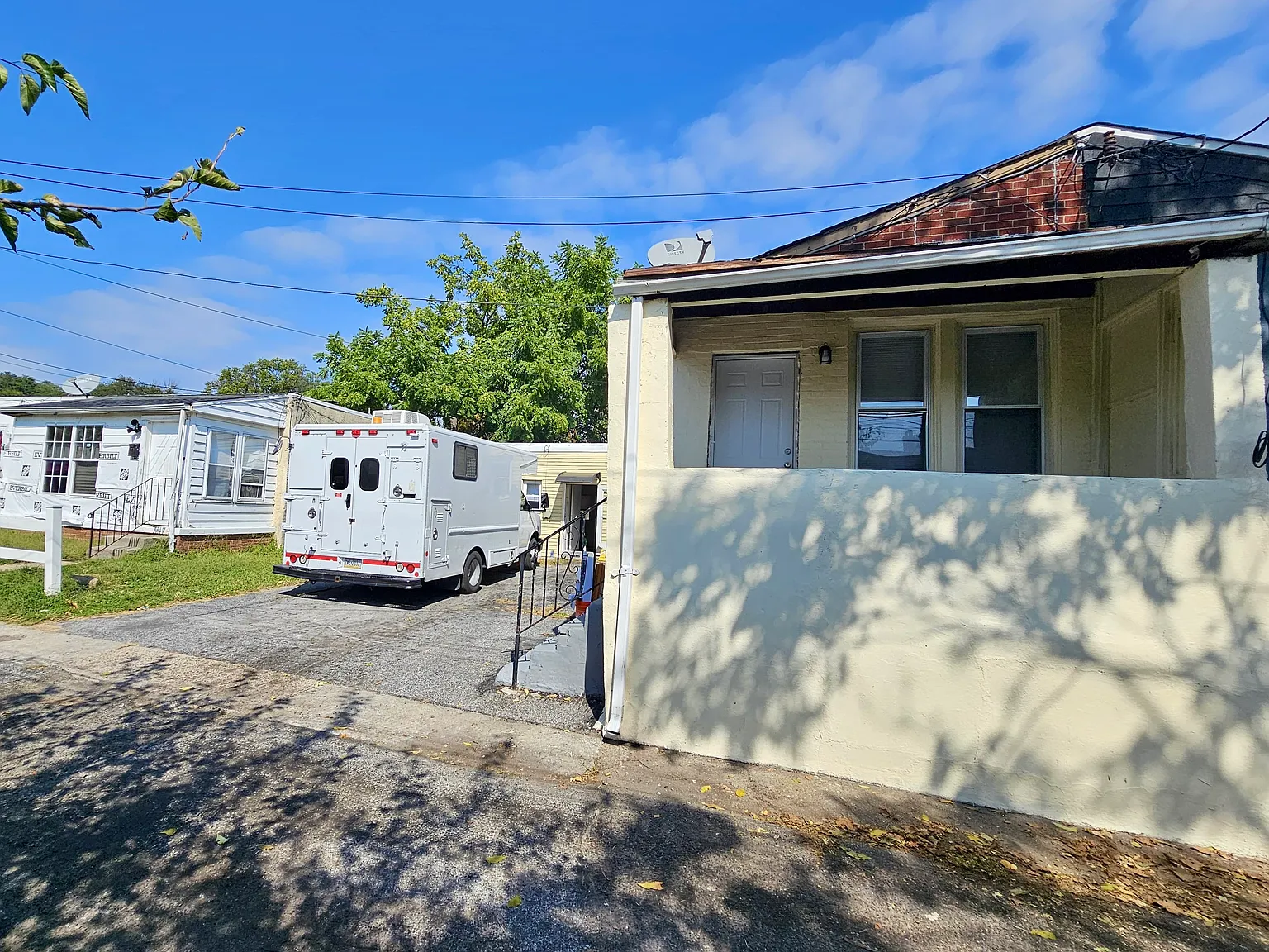 4 bed, 1100 sqft, $1,400 — Photo 2