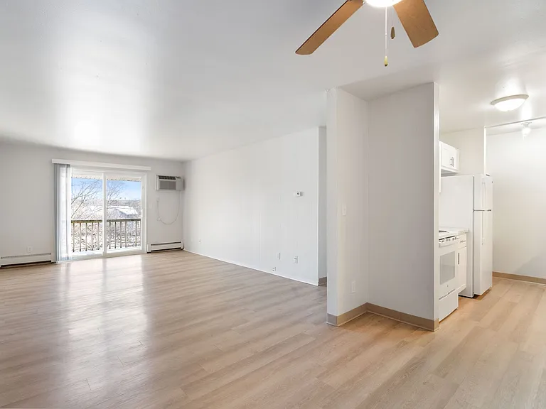 2415 Springdale Rd — Photo 2