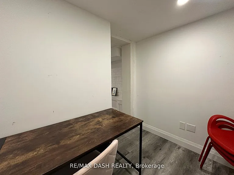 725 Palmerston Ave W #BASEMENT — Photo 7