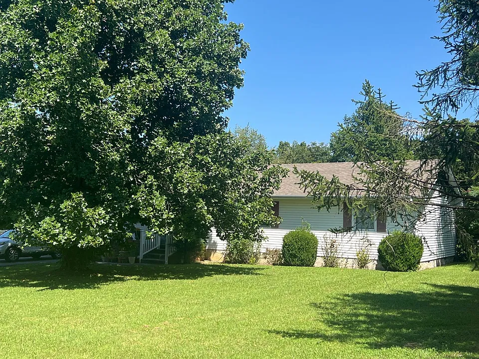 3043 Fieldview Dr