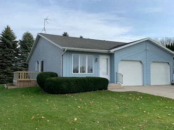 1713 S 35th St, Manitowoc, WI 54220