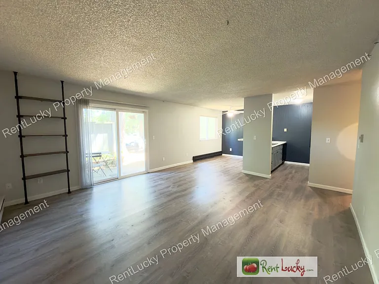 1003 S 308th St #9 — Photo 9