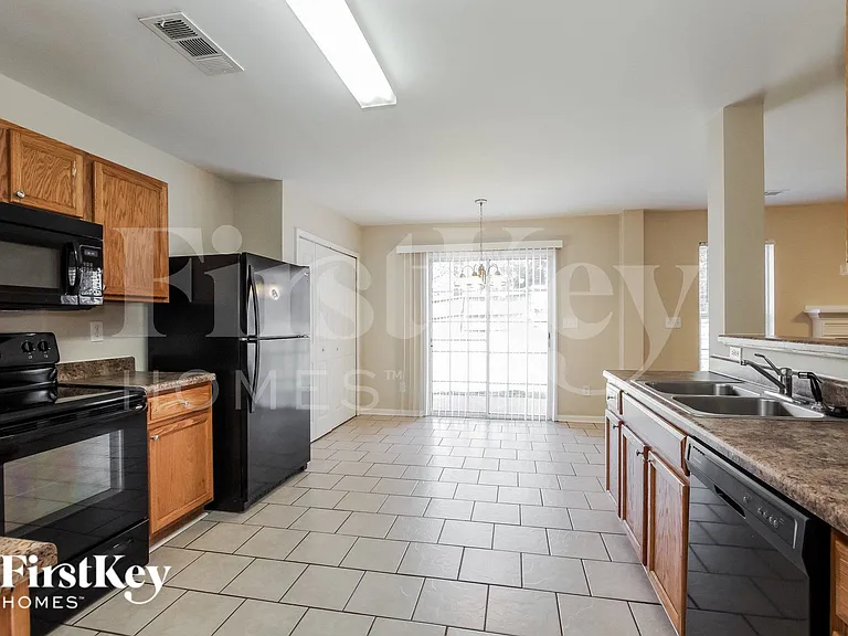 216 Winding Canyon Dr — Photo 7