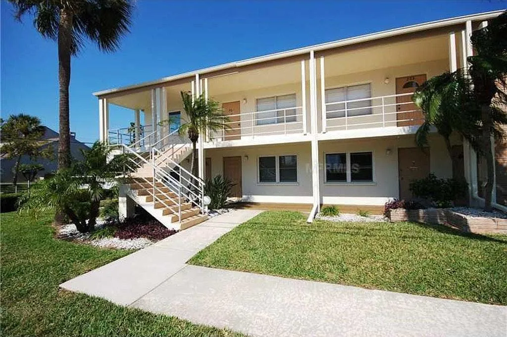 4565 Duhme Road — Photo 3