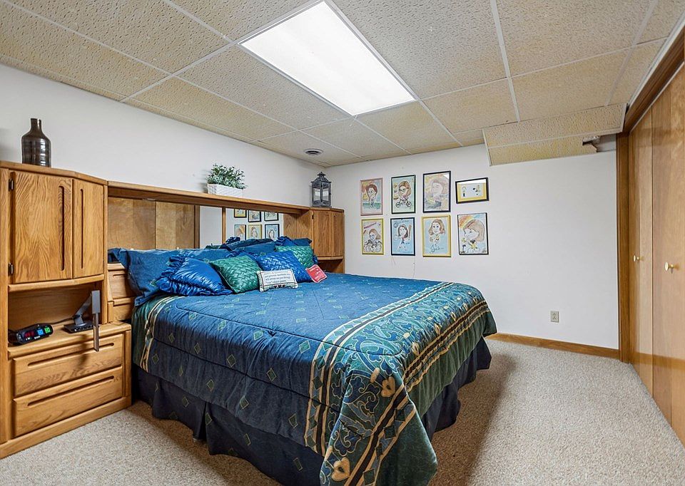 40th image of 20 Riverbend Ln
