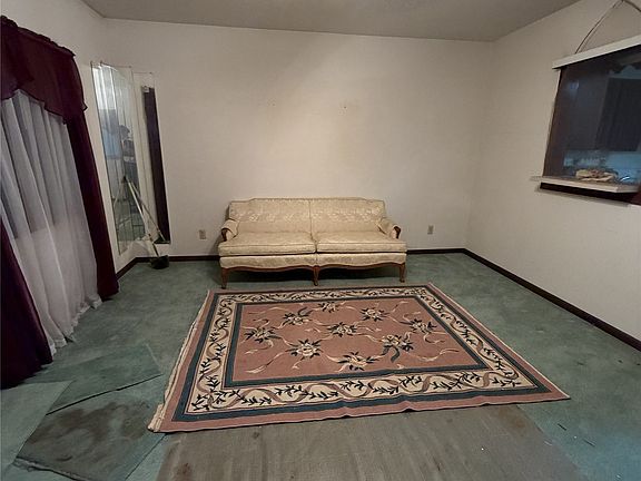 2nd image of 301 S Hazel Ave