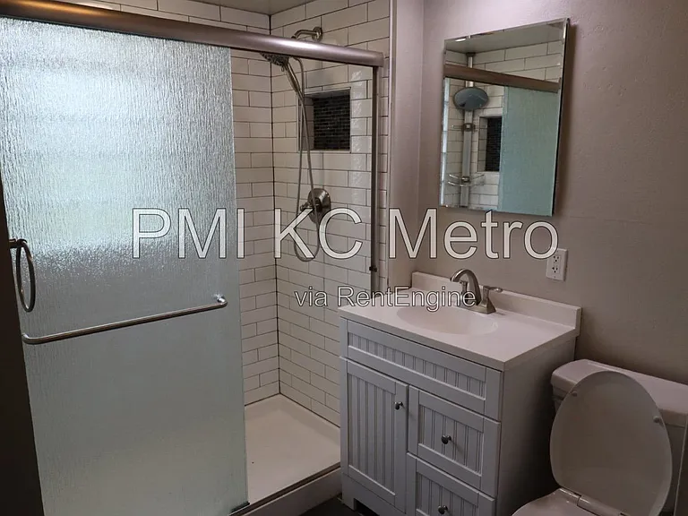 5331 Charlotte St #B — Photo 9