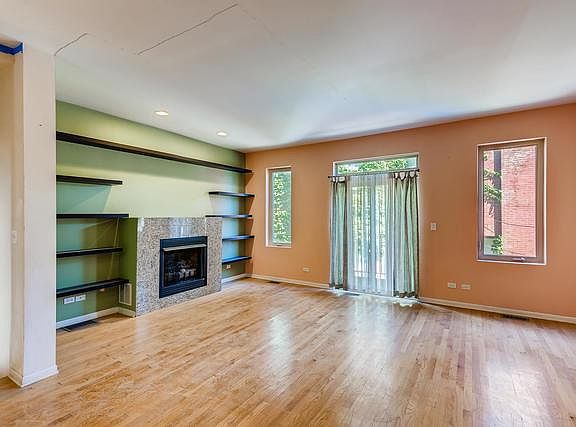 4th image of 4459 S King Dr #C4