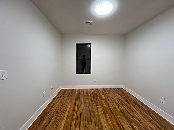 4th image of 160-162 Bergen Ave #14E