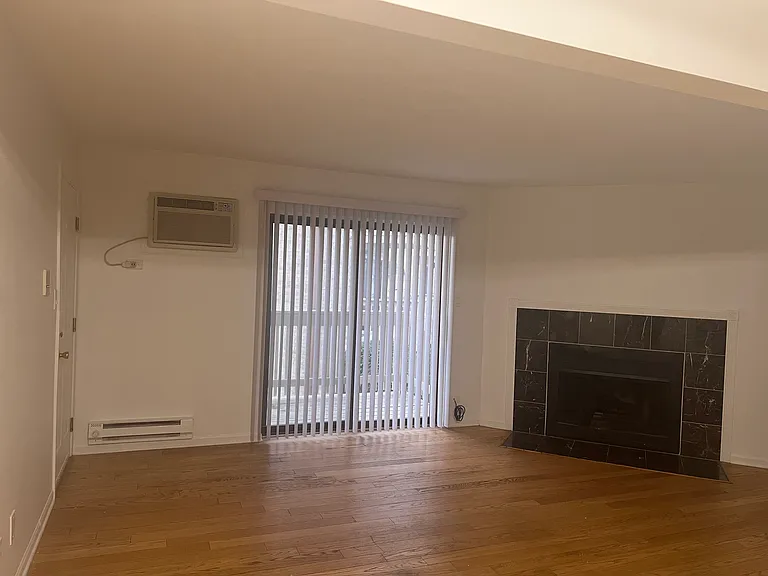 440 E Osage Ln #2A — Photo 2