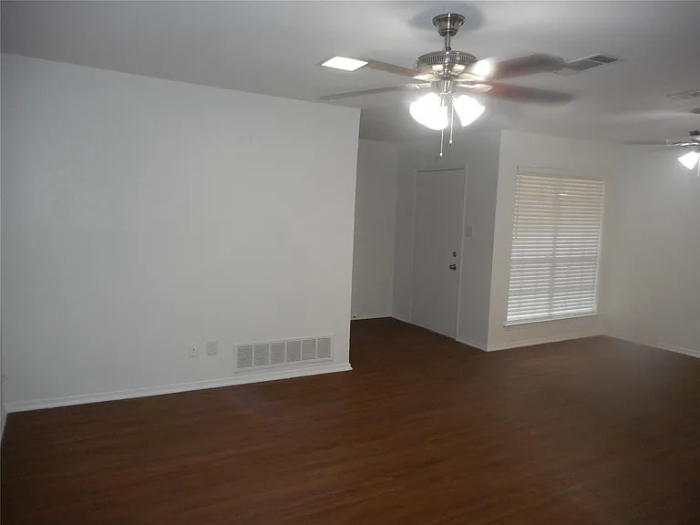 900 Milby Rd — Photo 23