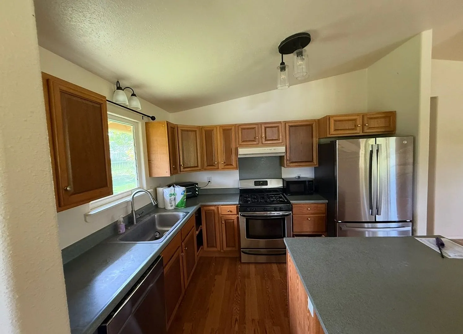 4 bed Kalaheo Furnished home — Photo 2
