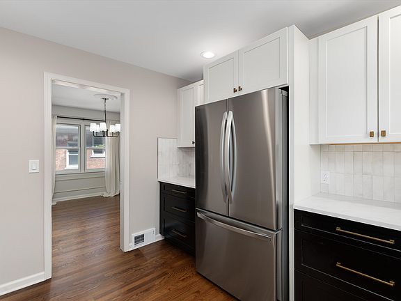 3rd image of 674 Alter Rd #2