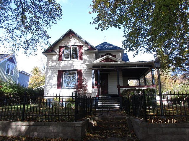 1st image of 614 W Brown St