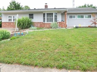 30 Fawn Ln, Levittown, PA 19055