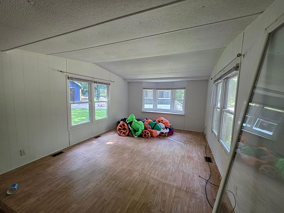 3rd image of 2945 County Road 4 SW #229