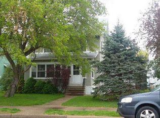 830 6th Ave S, Clinton, IA 52732