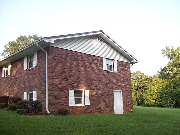 3rd image of 150 Villawood Dr