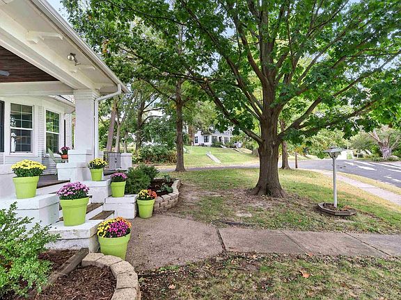 4th image of 46 Hillcrest Ave