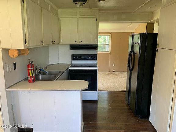 2nd image of 1104 Lake Road