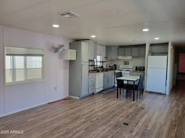 61 W Southern Avenue #14, Mesa, AZ 85210