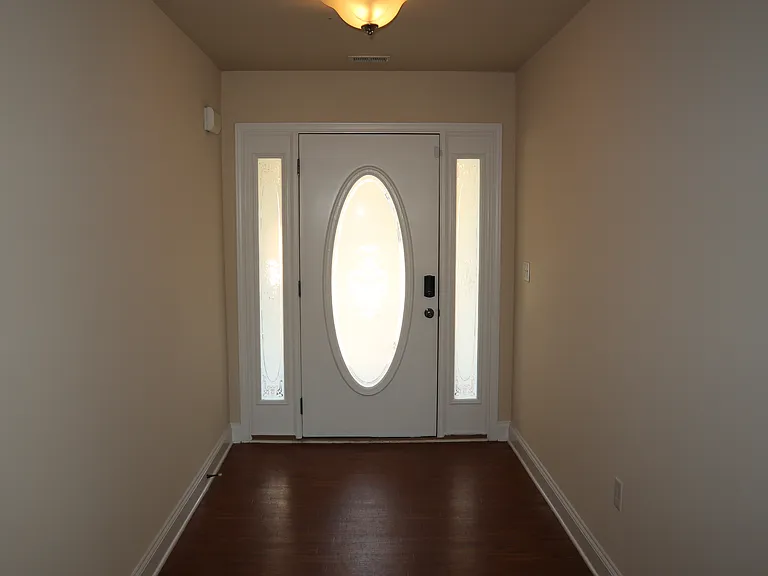 148 Old Ivy Rd — Photo 2