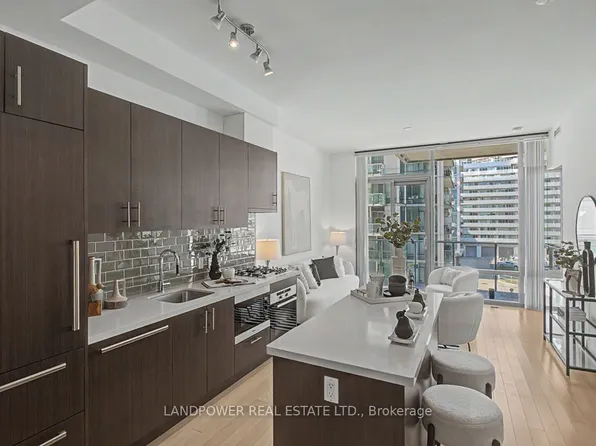 39 Queens Quay E #534, Toronto, ON M5E 0A5