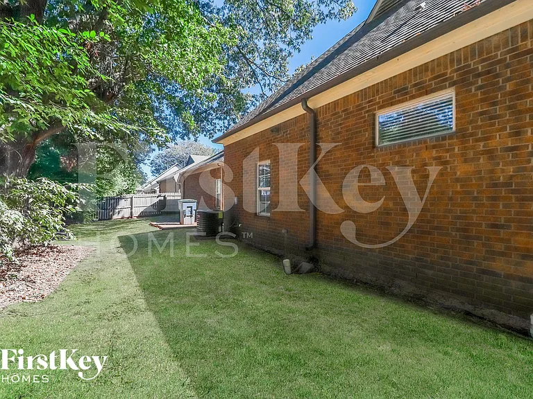 6732 Stone Garden Dr — Photo 14