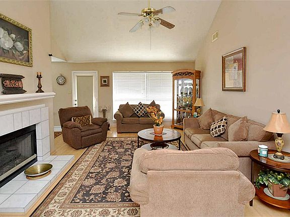 5th image of 16322 Cobble Springs Ct
