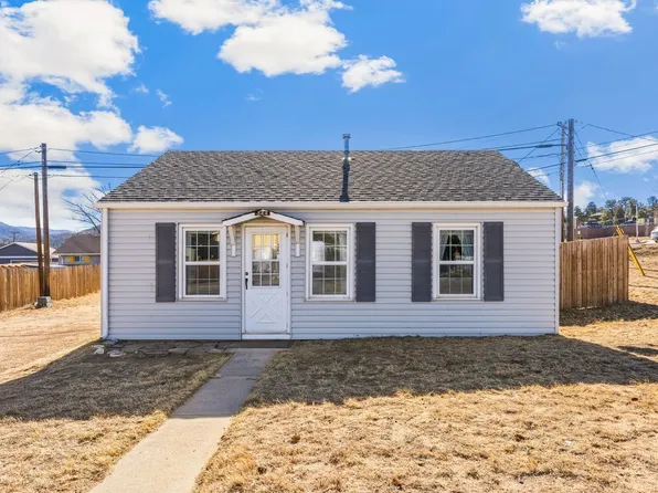 344 4th St, Estes Park, CO 80517