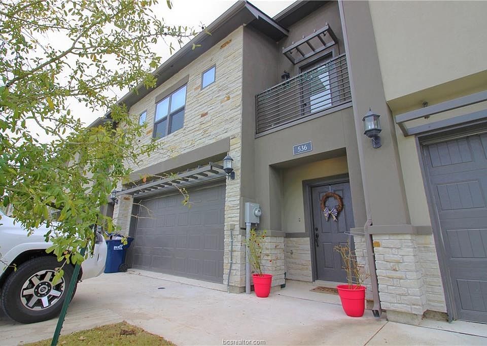 1st image of 536 Hayes Ln