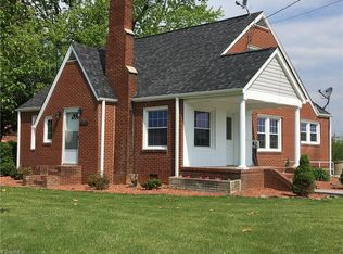 1471 Pratt Rd, Ararat, NC 27007