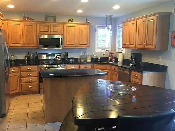 4th image of 556 Turnberry Dr