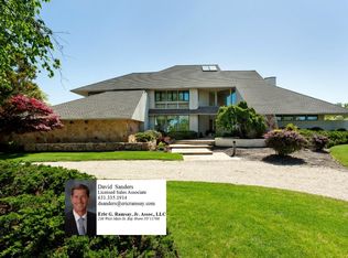 15 The Sail, East Islip, NY 11730